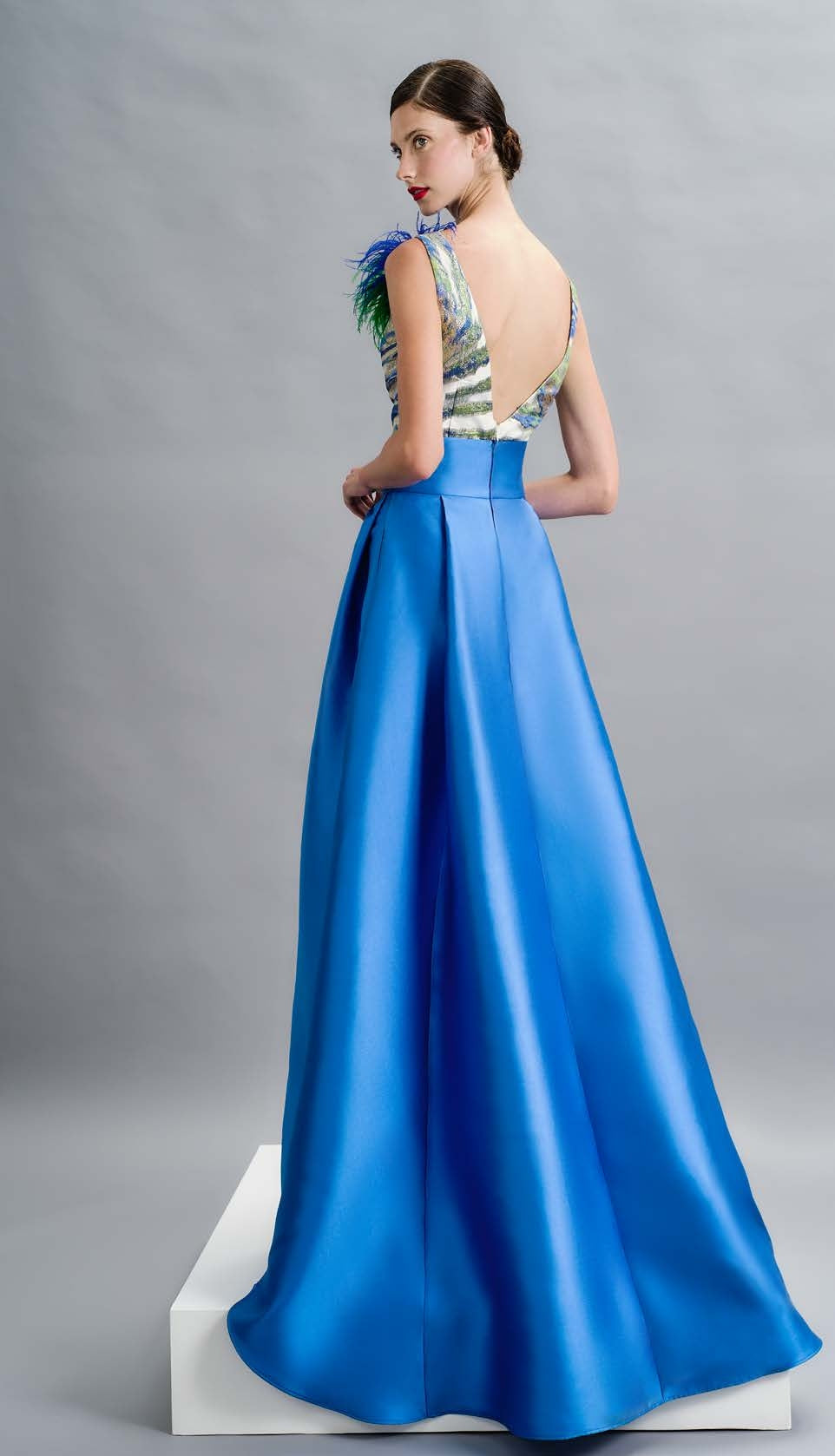 ABITO MISCHALIS M2-8583